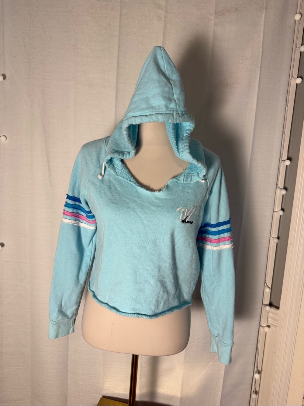 Varsity Spirit XS Blue Cropped Hoodie Raw Hem Cheer Sweatshirt Striped